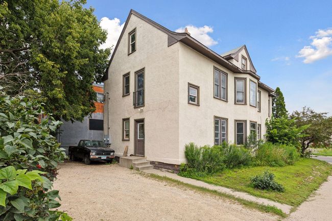 Off-Street parking in driveway Unit 1 - 3050 13th Ave S (main level) Unit 2 - 3048 13th Ave S (upper level) | Image 41