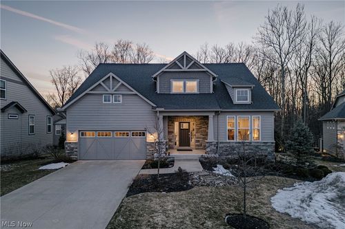 554 Salt Lake Cir, Chagrin Falls, OH, 44022-1574 | Card Image