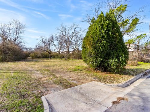 5204 Anderson St, Fort Worth, TX, 76105-4501 | Card Image