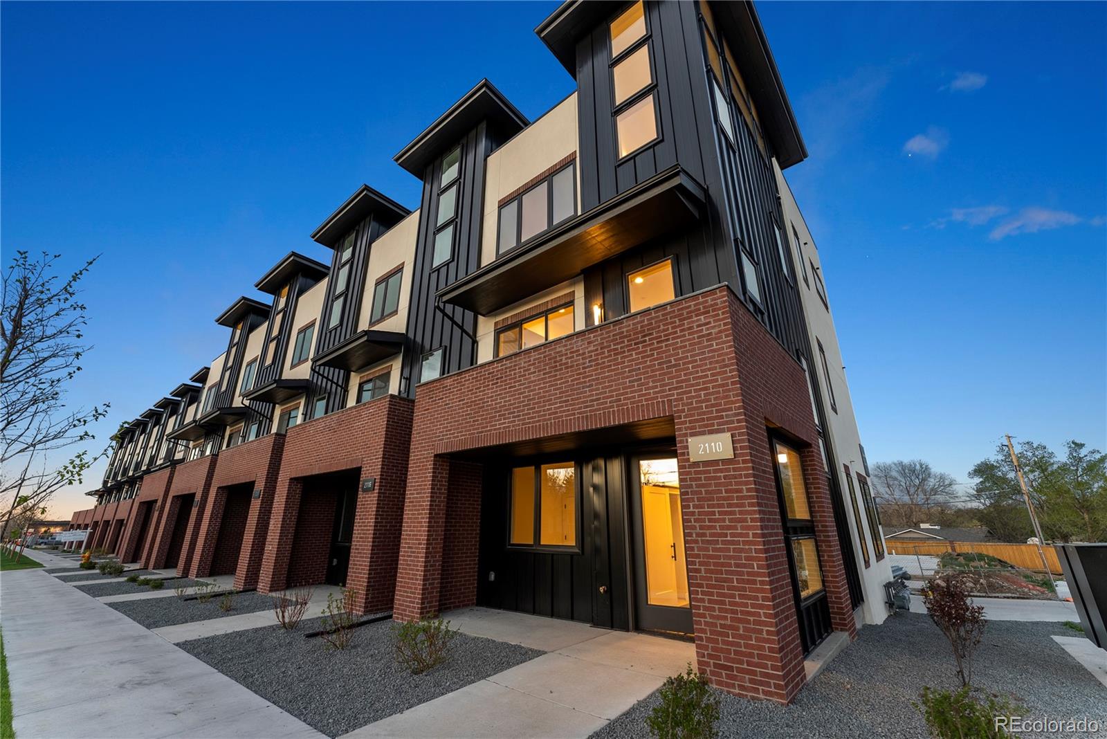 Applewood Dr, Lakewood, CO 80215