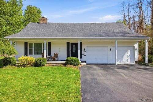 7279 Selden Rd, Le Roy, NY, 14482-9330 | Card Image