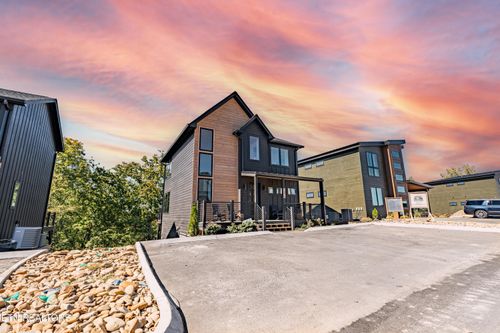 1325 Reedmont Way, Sevierville, TN, 37876 | Card Image