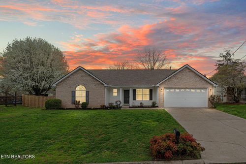 6811 Saint Croix Lane, Knoxville, TN, 37918 | Card Image