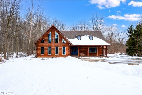 9677 Lindbergh Blvd, Olmsted Falls, OH, 44138-2818 | Card Image