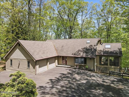 146 Cove Point Cir, Lakeville, PA, 18438-6781 | Card Image