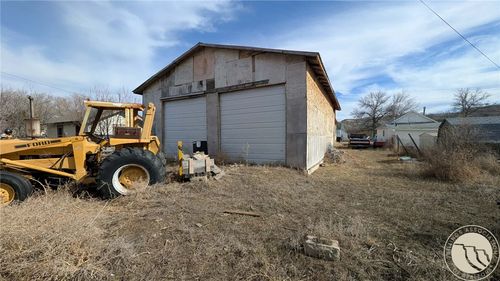 319 N Sargent Ave, Glendive, MT, 59330-2528 | Card Image