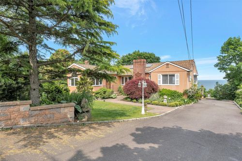 48 Crows Nest Dr, Riverhead, NY, 11901-1041 | Card Image