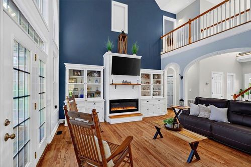 61 Meadow Glen Dr, STAUNTON, VA, 24401-5590 | Card Image