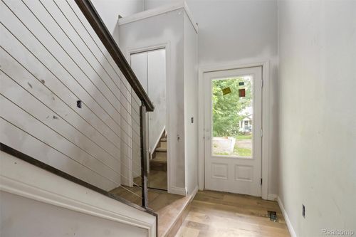 8475 Stout Ave, Warren, MI, 48093-4469 | Card Image