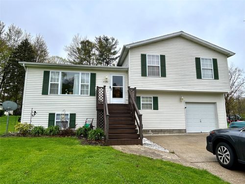 3126 Tamarack Dr, Erie, PA, 16506-1343 | Card Image