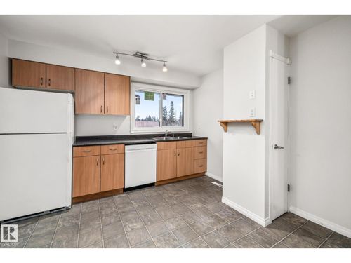 145B Royal Rd Nw, Edmonton, AB, T6J2E7 | Card Image