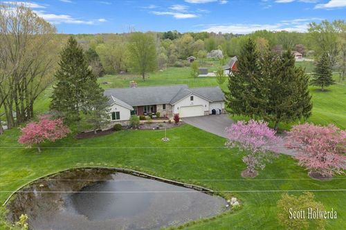 2901 84th St, Caledonia, MI, 49316-8360 | Card Image