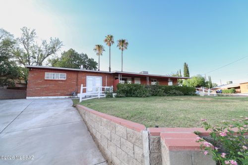 1055 N Anza Dr, Nogales, AZ, 85621-1610 | Card Image
