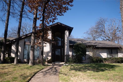 1800 High Vista Ct, Fort Worth, TX, 76112-4517 | Card Image