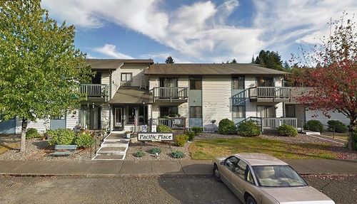 208 Central Ave, South Bend, WA, 98586-4902 | Card Image