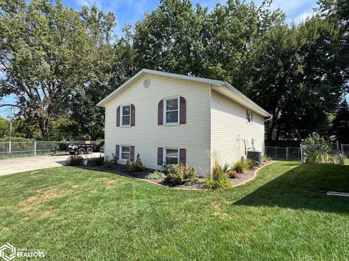 108 Center Ct, Burlington, IA, 52601-1927 | Card Image
