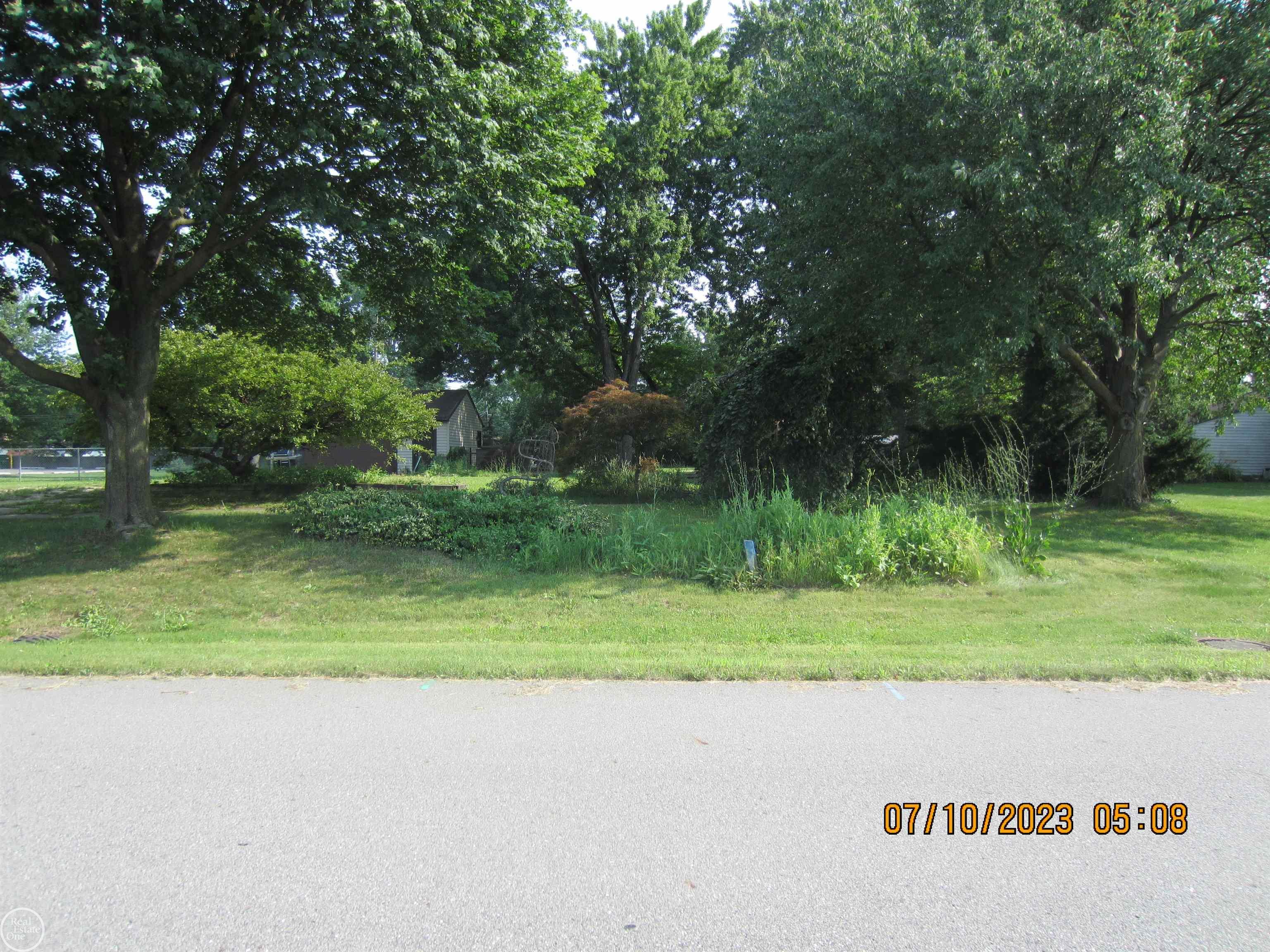 Nunneley Rd, Clinton Township, MI 48035