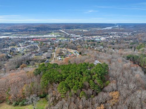 100 Lakeview Dr, Ashland City, TN, 37015-1607 | Card Image