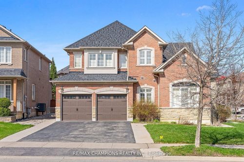 2 Kistler St, Brampton, ON, L6R0P7 | Card Image