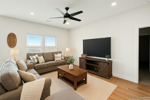 1046 Amble Oak, Seguin, TX, 78155-0047 | Card Image