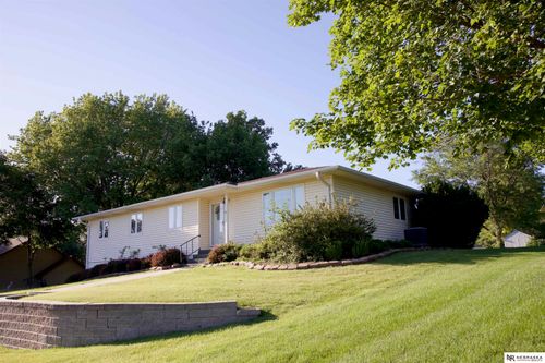 902 E 1st Ave, Oakland, NE, 68045-1530 | Card Image