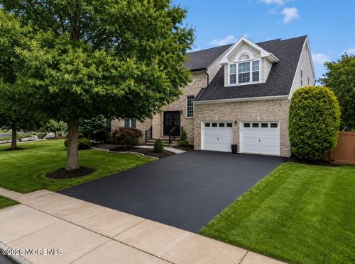 27 Goshawk Ct, Morganville, NJ, 07751-1073 | Card Image
