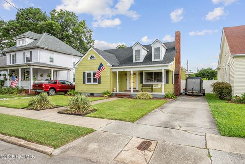 808 Cedar St, Elizabeth City, NC, 27909-4210 | Card Image