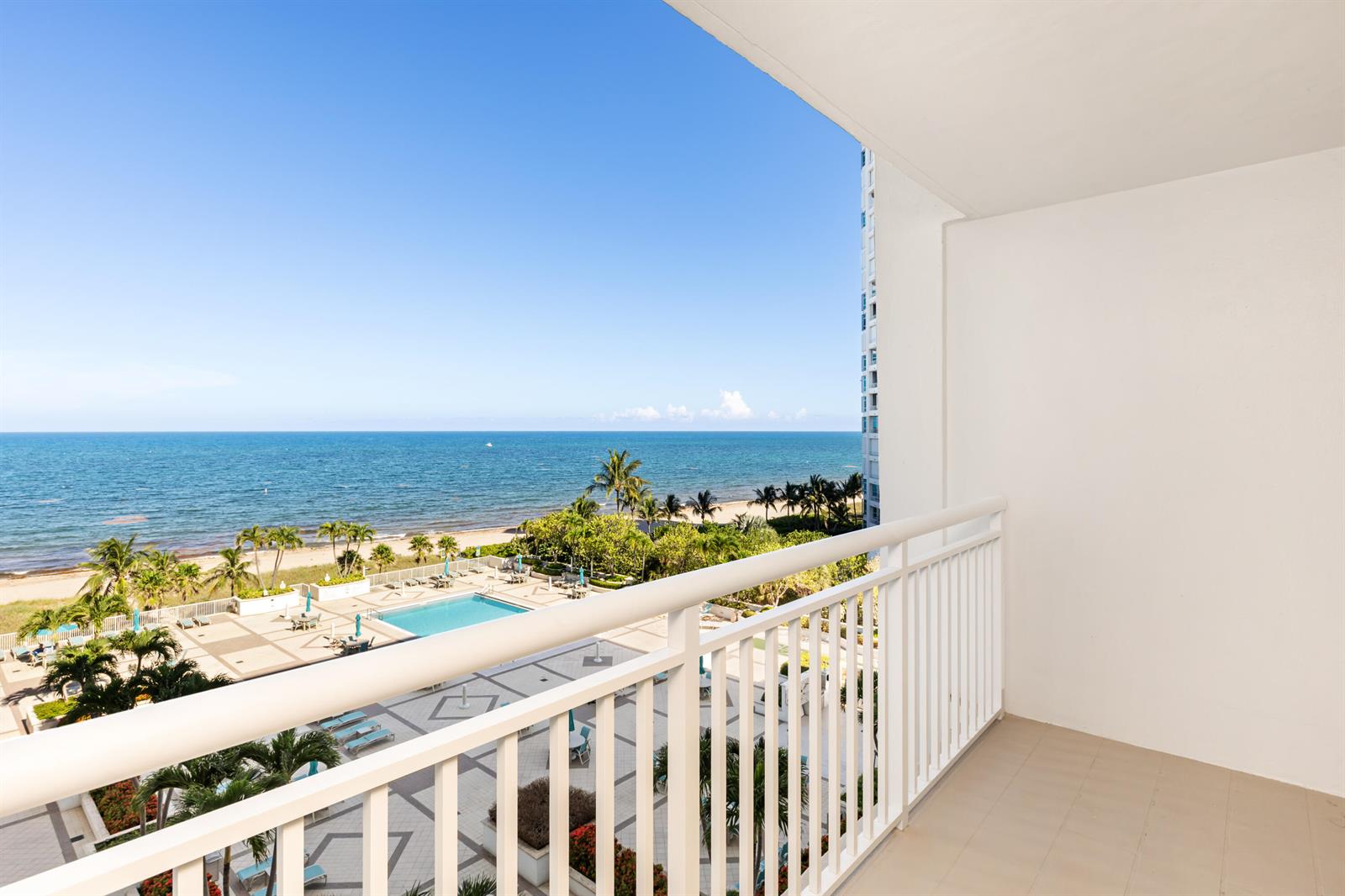Residential in Lauderdale By The Sea 2