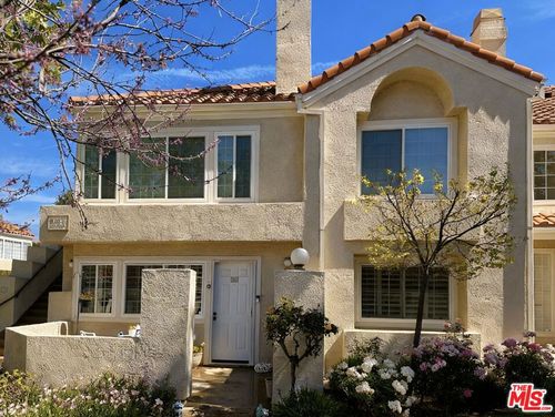 1101-4240 Lost Hills Rd, Agoura Hills, CA, 91301-5348 | Card Image