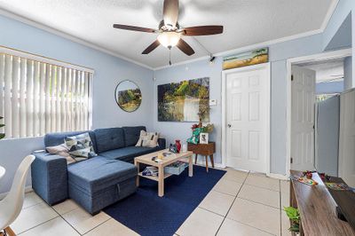 10 - 2741 Ne 8th Avenue, Condo with 2 bedrooms, 1 bathrooms and null parking in Wilton Manors FL | Image 3