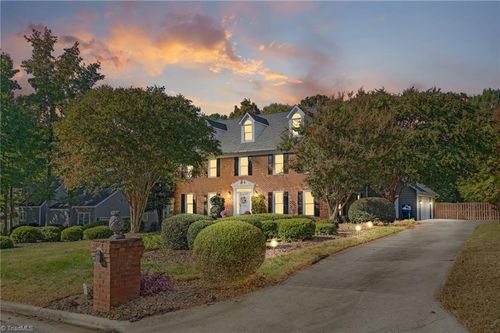 3802 Buncombe Dr, Greensboro, NC, 27407-7326 | Card Image