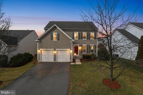 8832 Yellowthroat Ct, GAINESVILLE, VA, 20155-5867 | Card Image