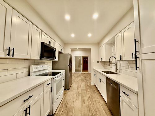 1122-11122 Village Bend Ln, Houston, TX, 77072-3636 | Card Image