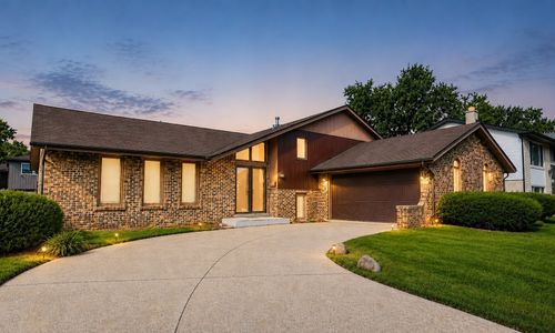 715 E 193rd Pl, Glenwood, IL, 60425-2103 | Card Image