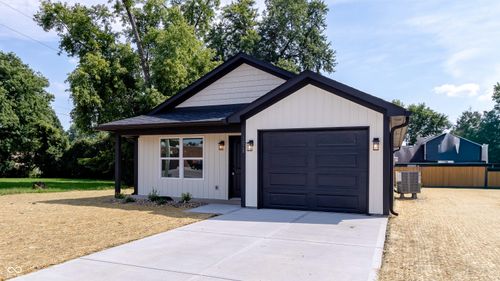 1028 Avenue B St, Greencastle, IN, 46135-1436 | Card Image