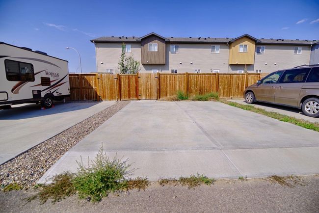 841 Greywolf Run N, Home with 3 bedrooms, 2 bathrooms and 2 parking in Lethbridge AB | Image 15