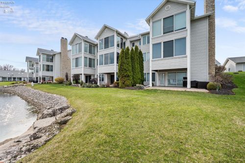 48-10654 E Bayshore Rd, Marblehead, OH, 43440-3076 | Card Image