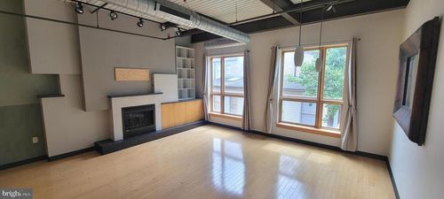 ste-202-75 Maple St, Conshohocken, PA, 19428-3618 | Card Image