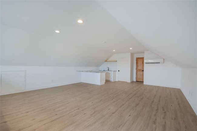 4 - 15603 E State Highway 29, Home with 1 bedrooms, 1 bathrooms and 100 parking in Buchanan Dam TX | Image 5