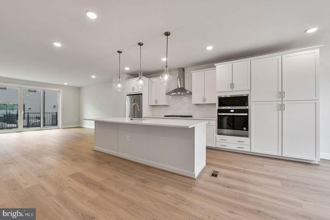 1609 Fellowship Sq, Townhouse with 3 bedrooms, 4 bathrooms and null parking in RESTON VA | Image 4