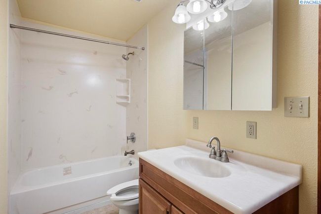 515 Nw Robert St, Home with 4 bedrooms, 4 bathrooms and null parking in Pullman WA | Image 27