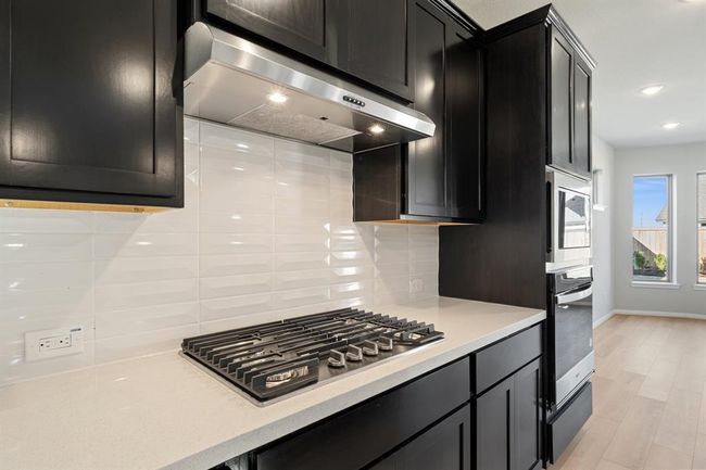21950 Frosted Elfin Dr, House other with 5 bedrooms, 3 bathrooms and 3 parking in Cypress TX | Image 5