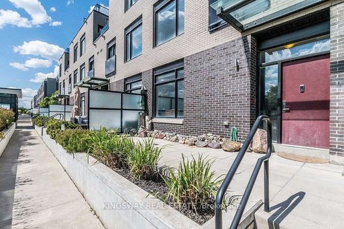 11-4030 Parkside Village Dr, Mississauga, ON, L5B0K2 | Card Image