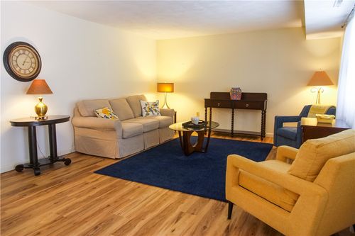 137-196 Old River Rd, Lincoln, RI, 02865-1119 | Card Image
