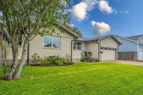 4110 Avenue Q 1/2, Galveston, TX, 77550-6915 | Card Image