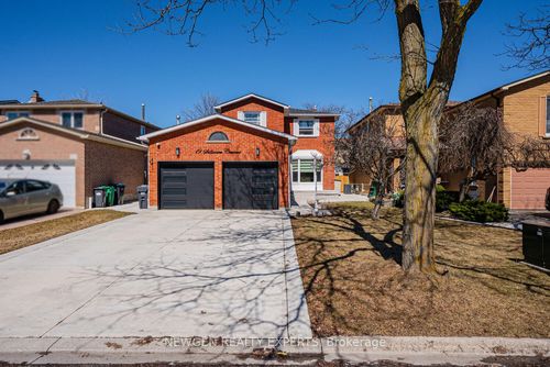 19 Stillwater Cres, Brampton, ON, L6X3K6 | Card Image