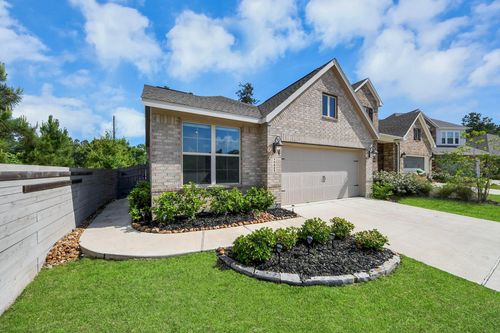 15623 Red Panda Rd, Conroe, TX, 77302-1227 | Card Image