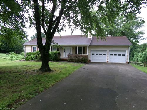 844 Leichester Square Court, Kernersville, NC, 27284 | Card Image
