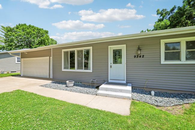 9342 Trenton Ln N, House other with 4 bedrooms, 2 bathrooms and null parking in Maple Grove MN | Image 4