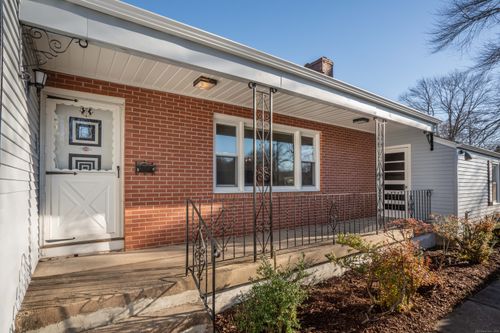 50 Magnolia Hl, West Hartford, CT, 06117-2024 | Card Image